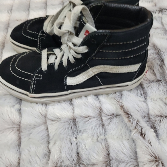 4/$25 Vans Kids Shoes used Great condition - Picture 7 of 10